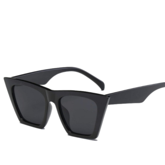 Stylish Black Square Sunglasses - Picture 1 of 7